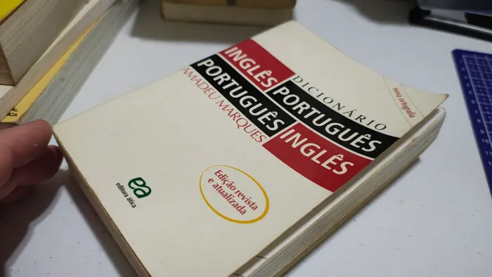 Dicionário Inglês Português - Amadeu Marques - Edição revista e atualizada