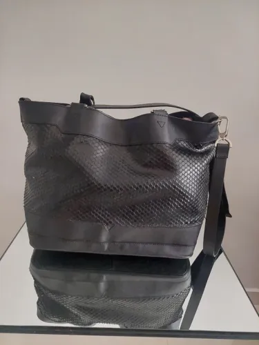 Bolsa schutz preta 