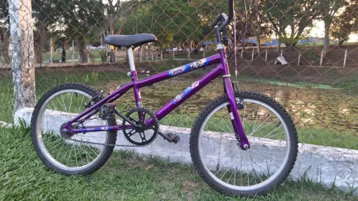 Bicicleta Infantil Semi-nova