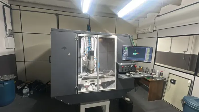fresadora CNC 