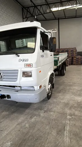Caminhão VW 8-120
