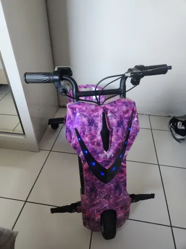 Triciclo elétrico infantil drift