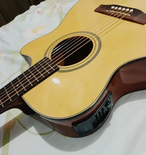 Vendo lindo violão Crafter silver série HTC 24 EQ NT