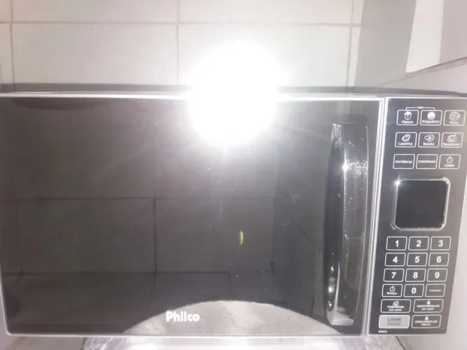 Microondas da philco"ESPELLHADO" 25L.c/alça cromada em otimo estado