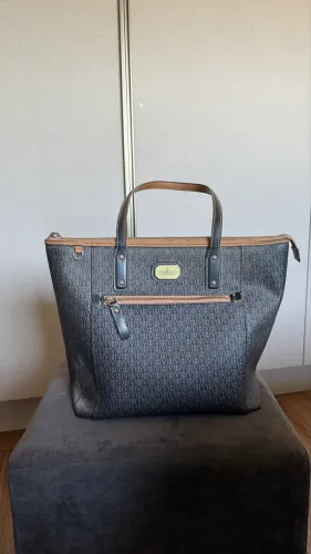 BOLSA VICTOR HUGO EXECUTIVA MONOGRAMA