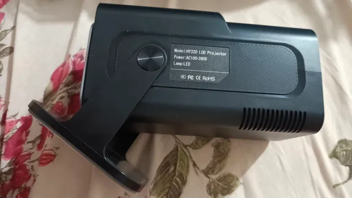 Projetor HY320 Wi-Fi Bluetooth Android - R$ 350