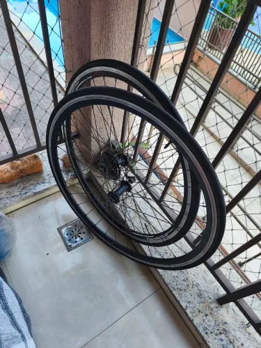 Rodas originaisblitz road, pneus 700x23, catraca Shimano 7v montadas para triatlon