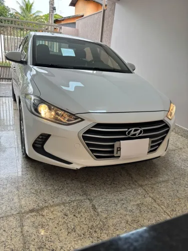 Hyundai Elantra 2.0 16V Flex Aut. 2017