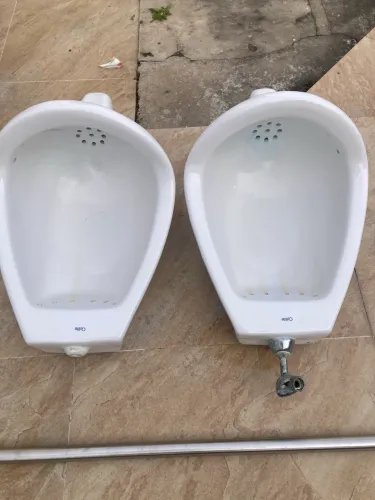 Dois Mictórios Celite e 01 corrimão de inox de 140cm