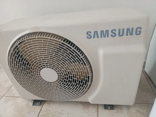 Samsung bivolt 127/220