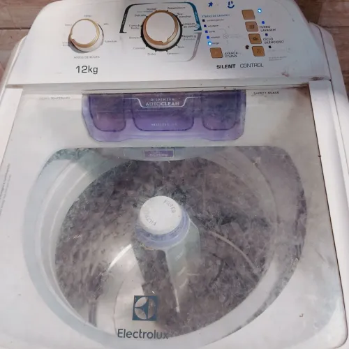 Máquina de lavar 12 kg com defeito