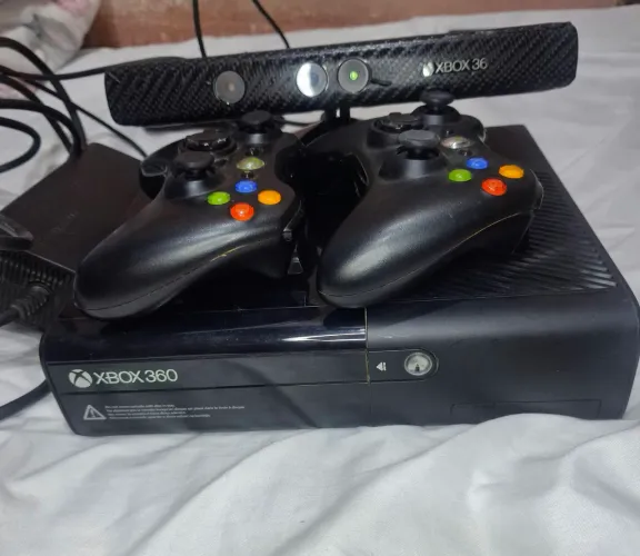 Xbox 360 + Kinect (2 Desbloqueios)