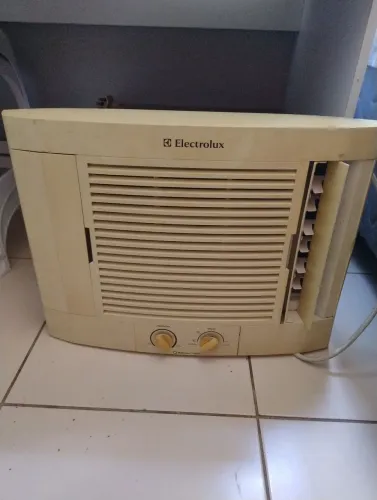 Ar condicionado 10mil BTUs com defeito