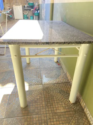 MESA DE GRANITO