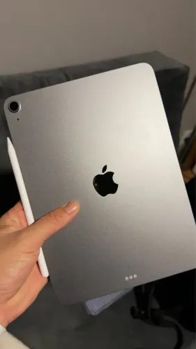 Combo Apple: iPad air (M3), pencil e teclado Logitech Pebble
