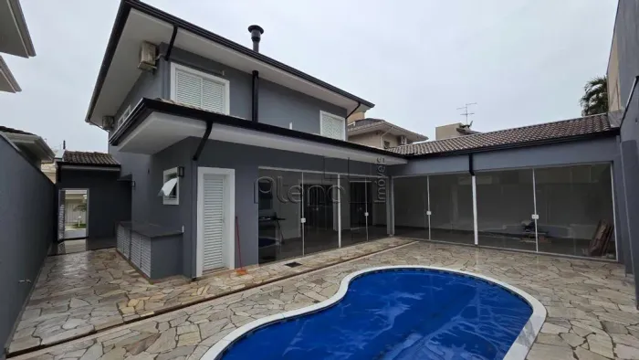 Casa à Venda no Condomínio Vivenda das Cerejeiras em Valinhos, no bairro Jardim Alto da Co