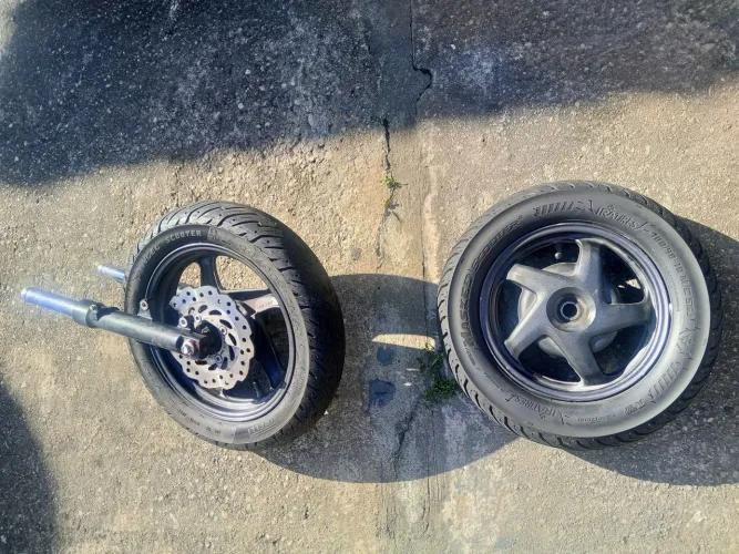 URGENTE- RODA TRASEIRA E DIANTEIRA 