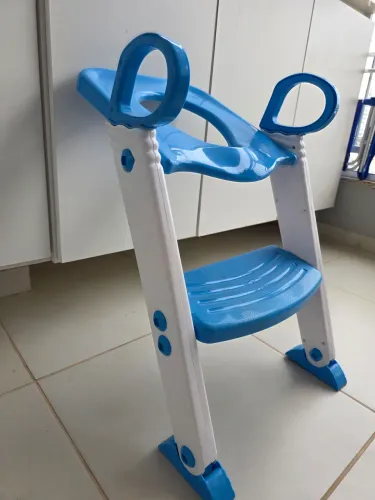 Redutor de assento Infantil com escada