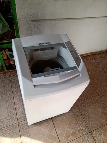 Vende se máquina de lavar roupa marca Brastemp clean capacidade de 10 quilos