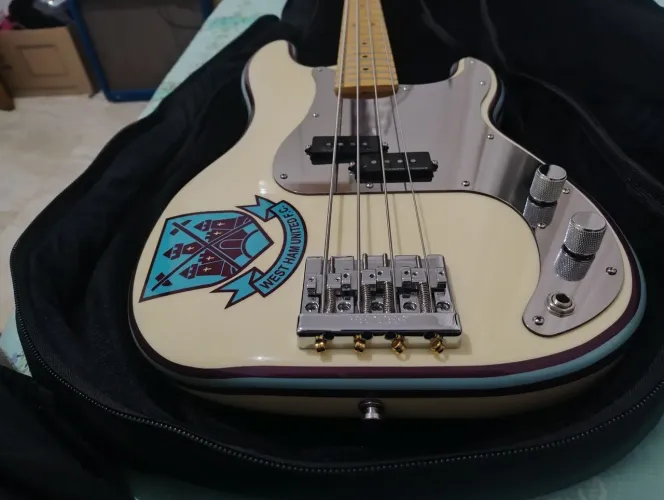 Precision Bass