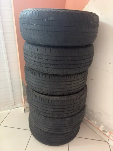Pneus Usados Bridgestone Dueler H/T 684 - 265/60 R18 (S10 / Hilux)