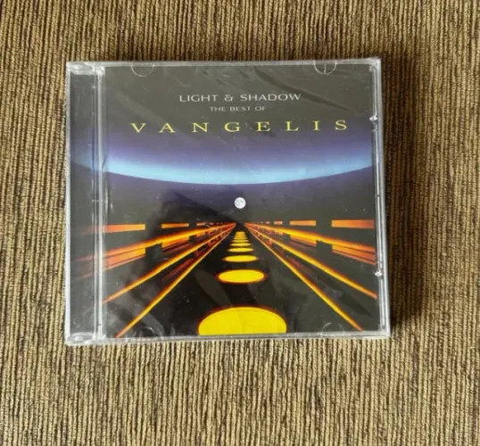 Cd Light and Shadow the Best of Vangelis lacrado
