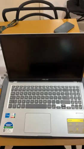 ASUS VivoBook i5 11ª Geração | SSD 256GB | 8GB RAM | Super Rápido | Excelente Estado