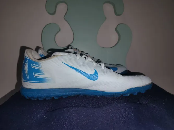 Chuteira society Nike Mercurial