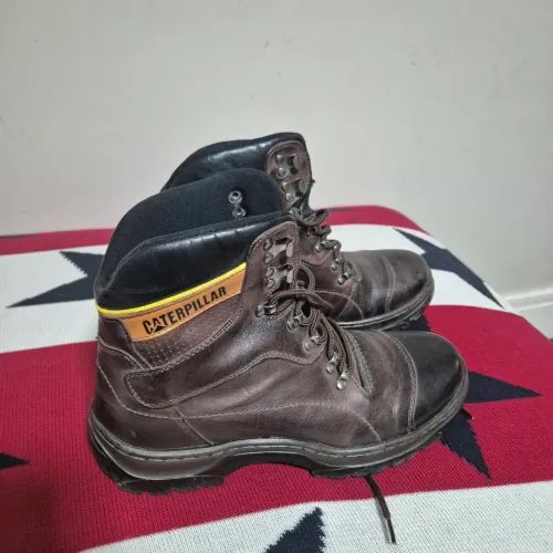 Bota Caterpillar couro