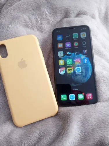 iPhone XR 64 GB funcionando