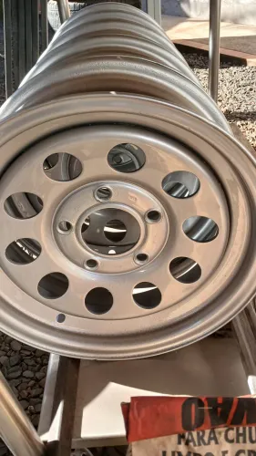 Quatro Rodas originais F1000 . 2.500,00.