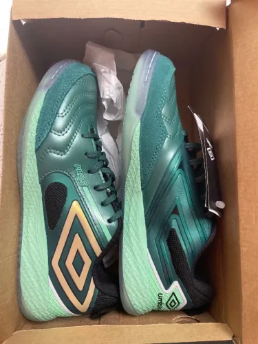 Chuteira Umbro pro 5