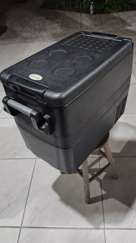 GELADEIRA AUTOMOTIVA 40LT Quadrivolt