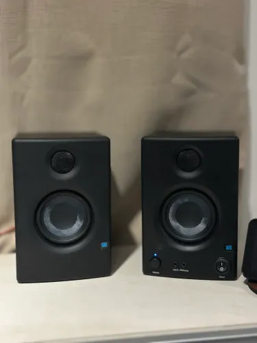 PreSonus Eris E4.5 - Par de Caixas de Som Profissionais