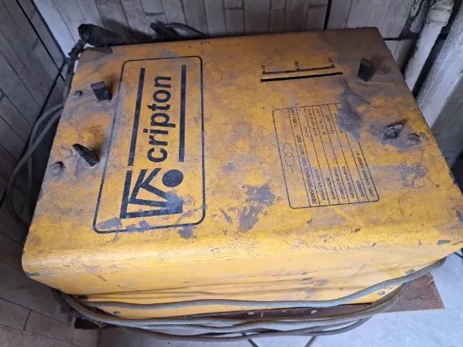 MAQUINA DE SOLDA ANTIGA CRIPTON