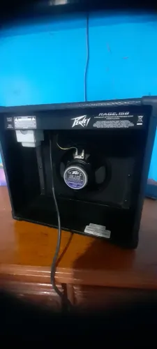 Troco peavey rage 158 por red stripe