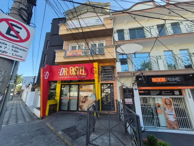 Sala comercial para locação no Centro de Sorocaba-SP com 100,00 m² de área disponível. Ven