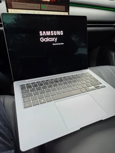 Samsung Galaxy book4 Pro 14" Intel core ultra 5