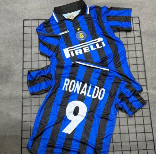 Camisa Inter de Milão Retrô