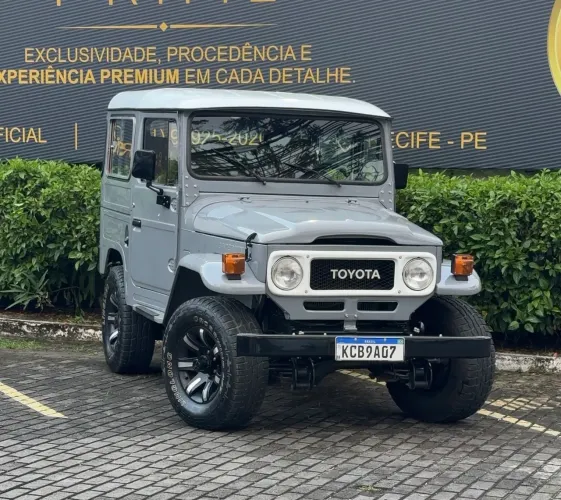 Toyota Band.Jipe Cap.de Aço Chas. Longo Diesel 1988