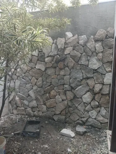 Preciso de pedreiro e ajudante 