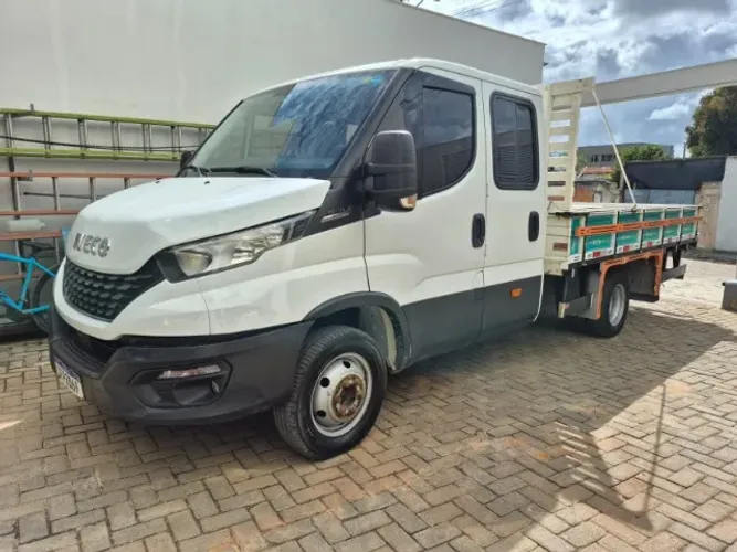 Iveco Daily 55-170 Cabine Dupla 2022/2023 6 lugares (Pouco rodado)