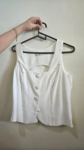 Roupas semi novas