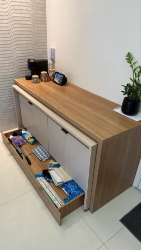 Aparador com Mesa de Jantar Embutida