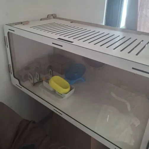 terrario para hamster com 1.10 m de comprimento, possui 6 kilos