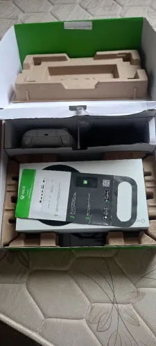 X Box Series S 512 gb 2 Controles