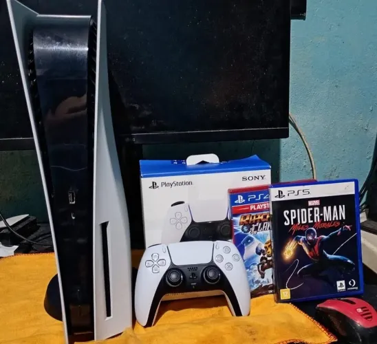 Ps5 padrão com 2 jogos