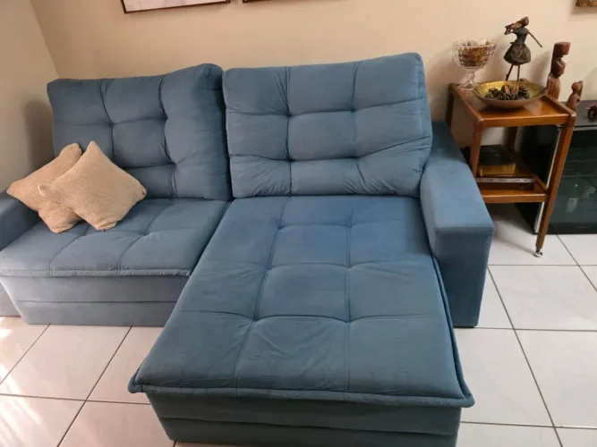 Sofá retrátil reclinável azul<br>
