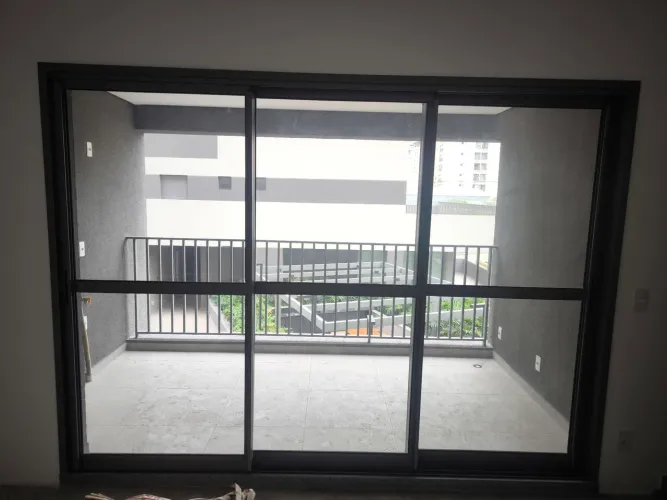 Porta de correr para sacada 3 folhas 2,90m x 2,15m linha Premium padrão cyrela