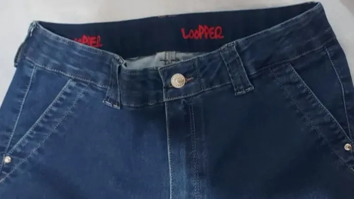 Calça loopper flare azul escura 42